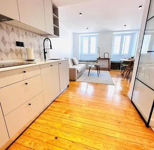 Center Flat For 6 Pp Apartman