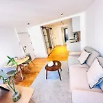 Center Flat For 6 Pp شقة