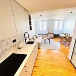 Center Flat For 6 Pp