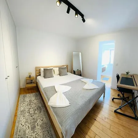 Center Flat For 6 Pp * Лиссабон