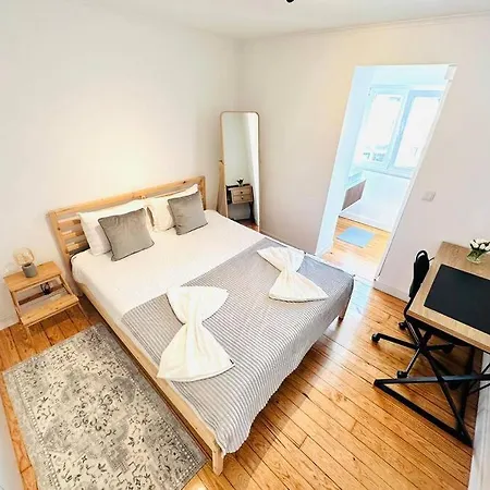 Center Flat For 6 Pp Лиссабон