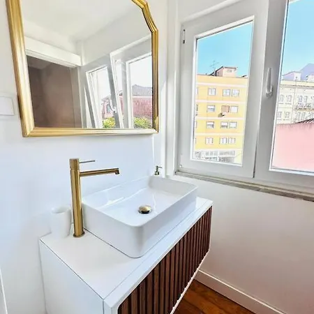 Center Flat For 6 Pp * Лиссабон